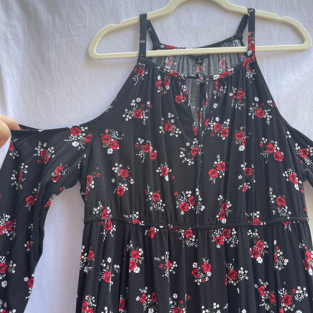Torrid Size 1 Black Red Rose Floral Cold Shoulder Long Sleeve Dress